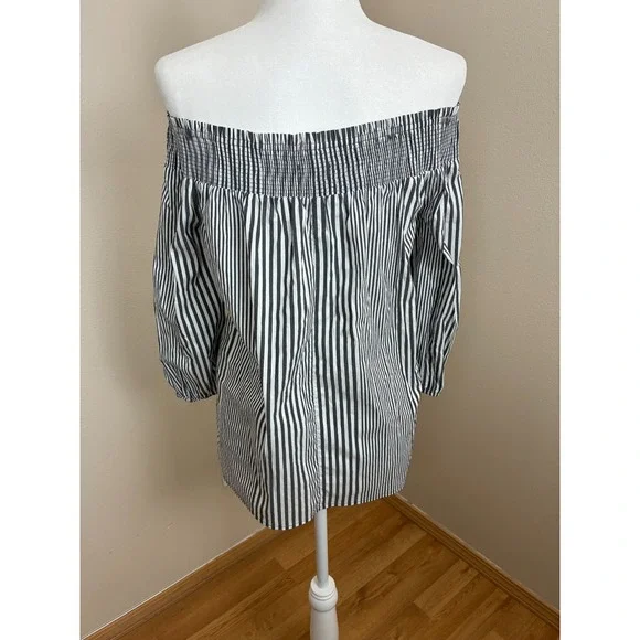 Mellowday Off‎ the shoulder blouse Size Medium (J3) - Picture 2 of 13